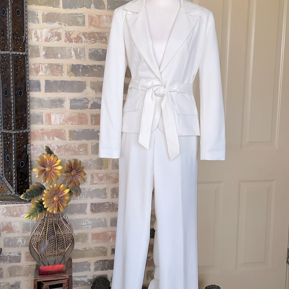 Creamy Winter White Belted & Tailored Professional Blazer Stretch Jacket Size 8 - Picture 8 of 16
